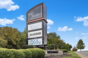 Signage at Hotel Preston Nashville Airport